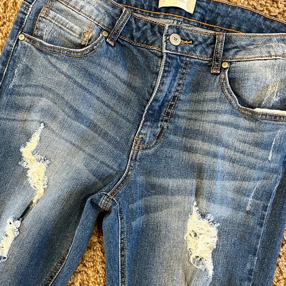 Alter’d State Distressed Jeans size 27 - Picture 2 of 5